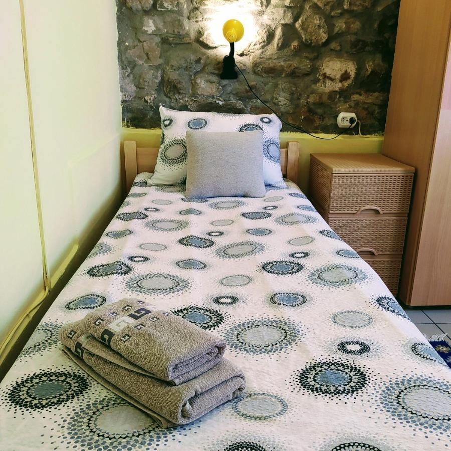 Authentic Guest Stay In The Heart Of Veliko Tarnovo Студио С Изглед Към Царевец 외부 사진