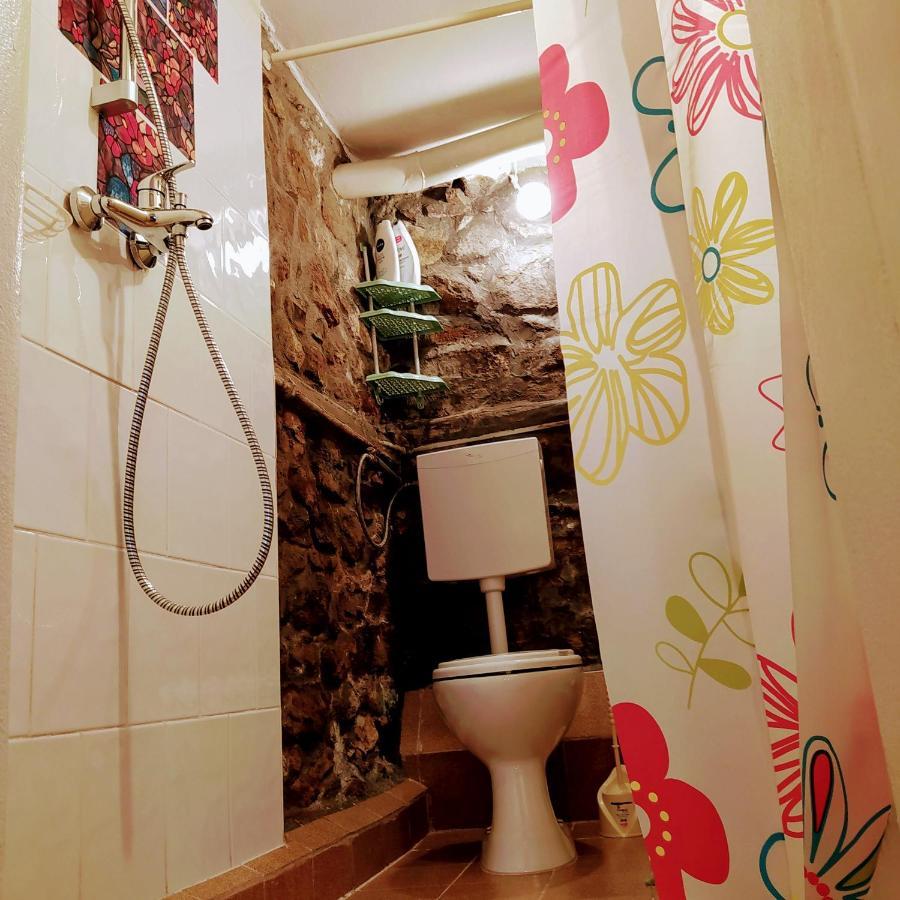 Authentic Guest Stay In The Heart Of Veliko Tarnovo Студио С Изглед Към Царевец 외부 사진