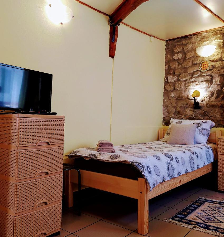 Authentic Guest Stay In The Heart Of Veliko Tarnovo Студио С Изглед Към Царевец 외부 사진