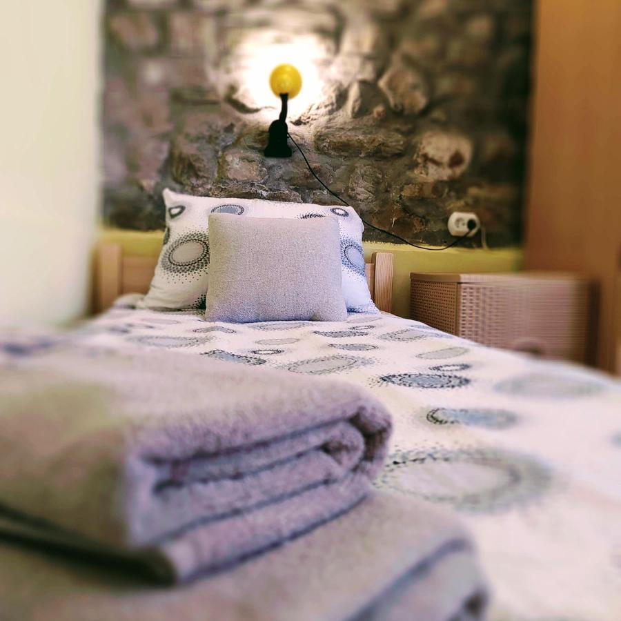 Authentic Guest Stay In The Heart Of Veliko Tarnovo Студио С Изглед Към Царевец 외부 사진